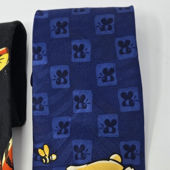 VINTAGE DISNEY WINNIE THE POOH LOT OF 2 NECKTIES MENSWEAR BLACK & BLUE MEN OS - Picture 5 of 12